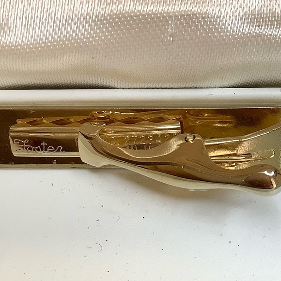 VINTAGE Foster Gold Cufflinks & Tie Clip Set - Picture 7 of 8